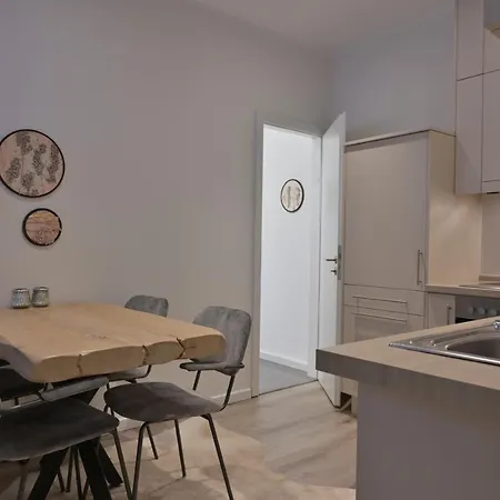 Uhrwerk Apartmán *